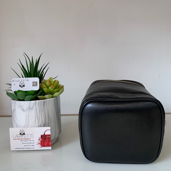 Chanel Vintage Cosmetics bag - Picture 4 of 5